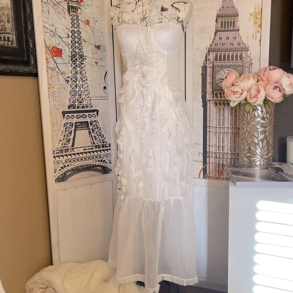 Botanics & Petals Luxury Maxi Dress In Summer White+Gold Droplets+Drop Petals - Picture 4 of 16